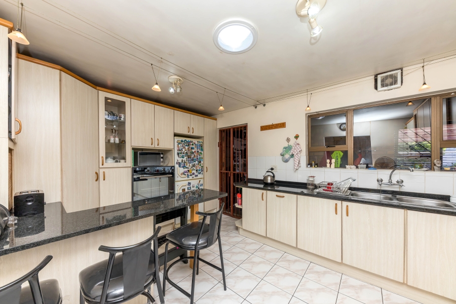 4 Bedroom Property for Sale in Athlone Western Cape